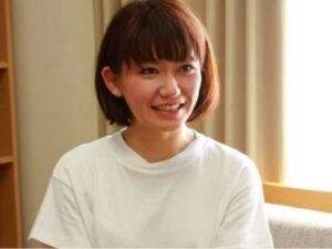 【34歳の人妻マッサージ師】「良い評価…書いてくださいね♡」スレンダーエロ美乳なおばさん新人素人主婦が男にエロ行為！