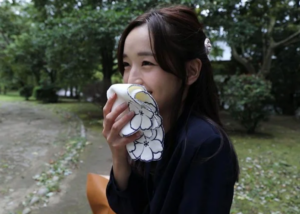 【本物人妻32歳】「夫とはもう…ずっとシてなくて…」美人なのにセックスレスだというスレンダー奥さんがAV出演■相馬茜