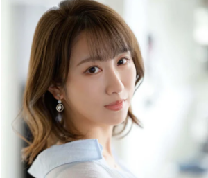 【本物人妻30歳】「俺、この人ニュースで見たことある！」と田舎では人気があったようなスレンダーエロ美乳な美人主婦の初AV