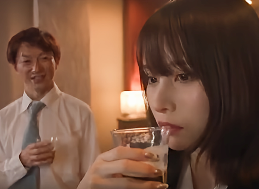 【寝取られ】「なんでアンタと出張なんか…」スレンダーエロ美乳なギャル風美人お姉さんが元カレと相部屋になり媚薬飲まされる！