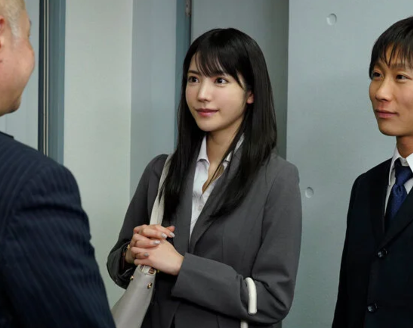 【美人な上司が…】「勇気があるなら襲ってみなよｗ」スレンダーエロ美乳な美人OLが部下の男を誘惑したら襲われてしまい…