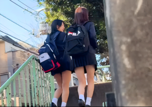 【女子高生レイプ】「次はあの娘かな…」鬼畜な男達が下校中にミニスカ制服の美少女JKに襲い掛かる！