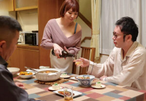 【ながえスタイル】「おいおい、だらしないカラダだな…」エロ巨尻なおばさん主婦が義父に欲情され近親相姦不倫セックス！