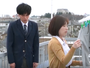 【友達の母親】「万引きは窃盗よ！ダメだわ！」息子の悪友に注意するエロ巨尻なおばさん主婦が恨まれレイプされちゃう！