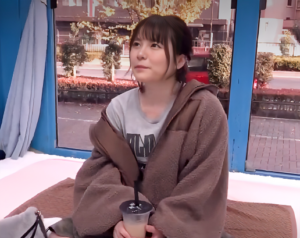 【マジックミラー号】「無料マッサージやってみませんか？」街を歩くエロ巨尻なギャル風素人美少女が施術師と中出しセックス