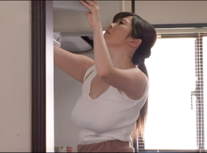 【人妻熟女】「義姉さん…いつもノーブラでエロいな…」エロ巨尻なおばさん主婦が義理の弟と不倫セックス！菅野真穂