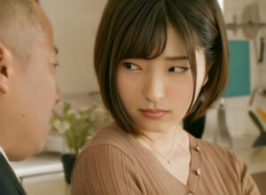 【セクハラ貧乳妻】「旦那の休日出勤…増やしちゃおうかなぁ」上役に脅され不倫するスレンダーエロ美乳な美人おばさん主婦