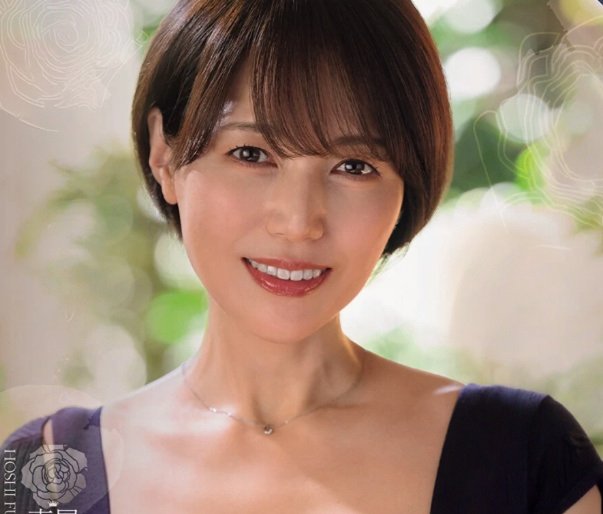 【友達の母親】「こんな遠い海外まで…よく来てくれたわね…」息子の親友のカズマを誘惑して不倫行為するエロ巨尻なおばさん