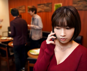 【人妻教師】「あなた…？うん、今日は仕事で帰れないわ…」エロ美巨乳な主婦が昔の生徒と再会し旦那に内緒でスケベ行為に！