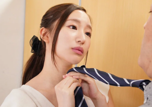 【新入社員】「いう事聞かないと奥さんにバラしちゃいますよ？」スレンダーエロ美乳な美人OLが上役を誘惑し痴女プレイ
